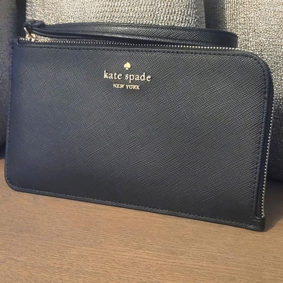 NWOT Kate Spade Lucky Medium L-Zip Wristlet - Picture 2 of 6